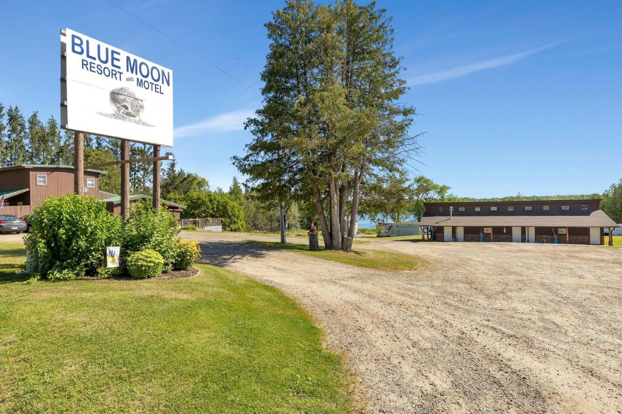 Blue Moon Resort & Motel Hill City Екстер'єр фото