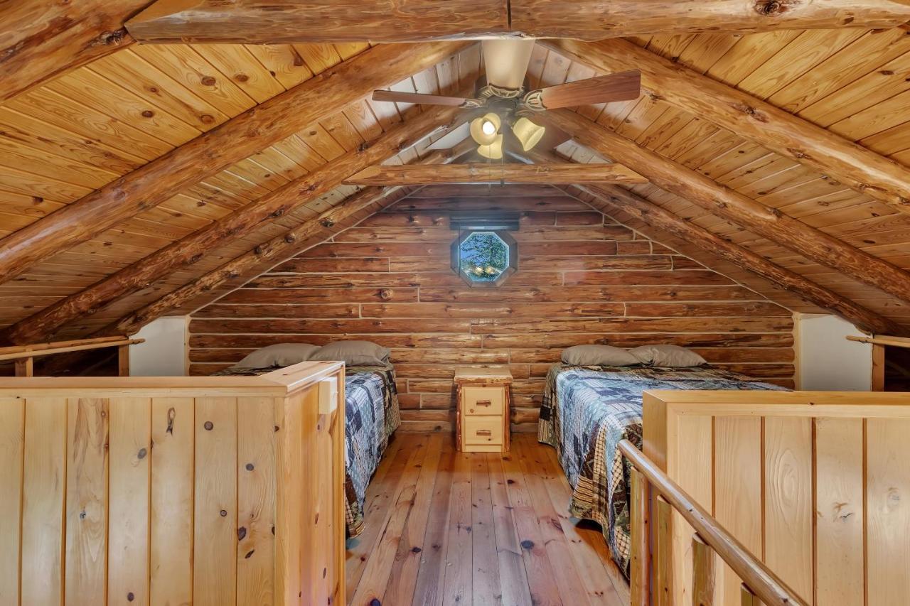 Blue Moon Resort & Motel Hill City Екстер'єр фото