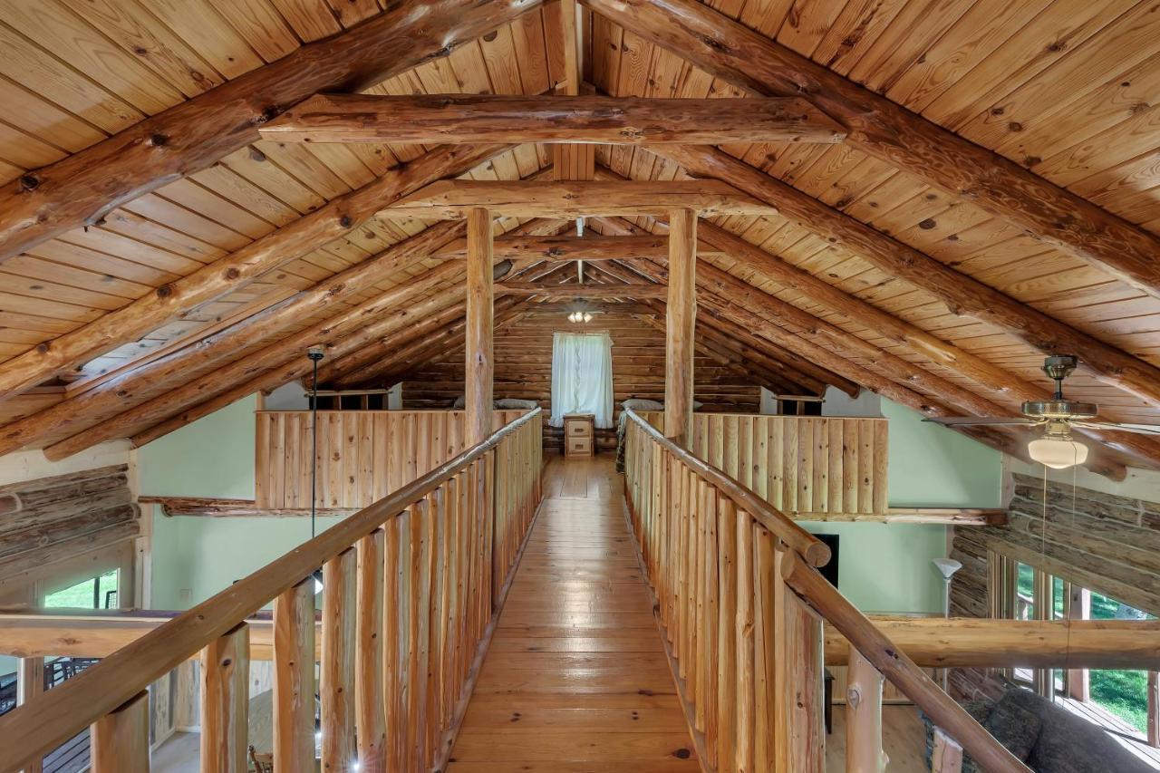 Blue Moon Resort & Motel Hill City Екстер'єр фото