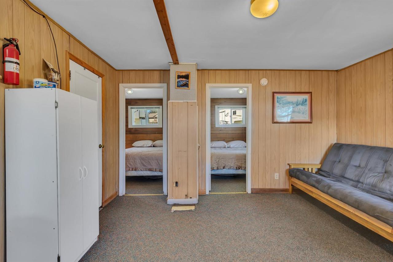 Blue Moon Resort & Motel Hill City Екстер'єр фото