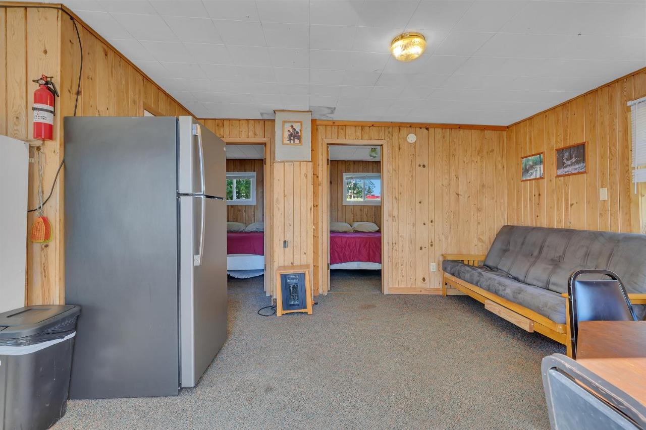 Blue Moon Resort & Motel Hill City Екстер'єр фото